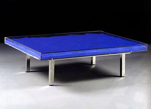 table bleue