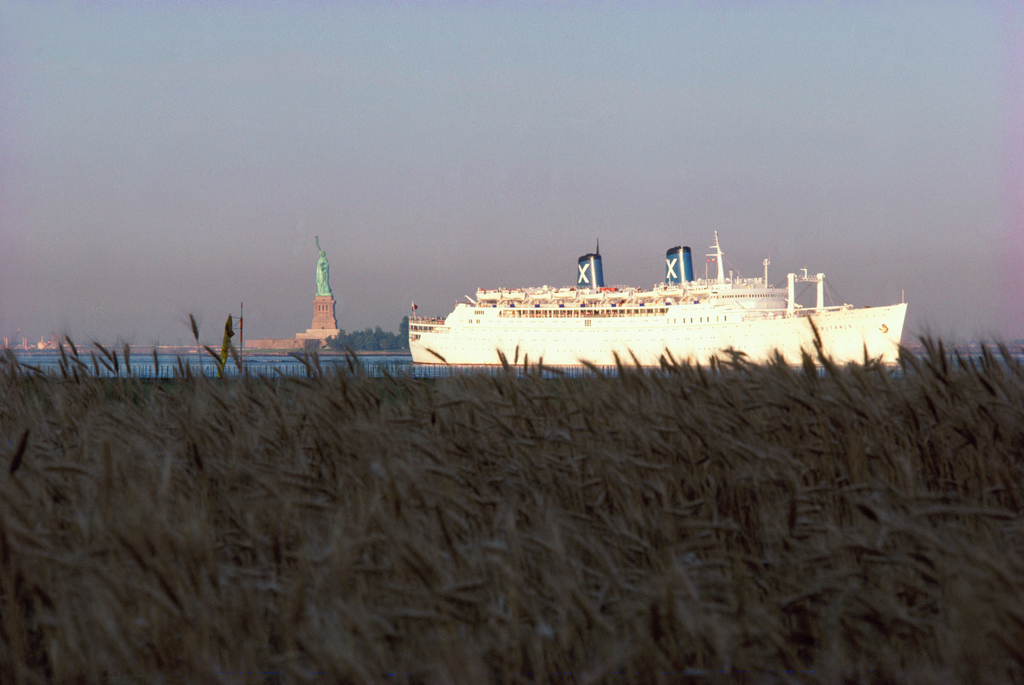 Ocean liner passing Wheatfield on the Hudson, 1982