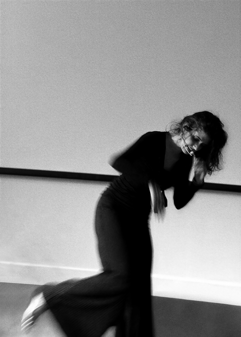 artist dancing